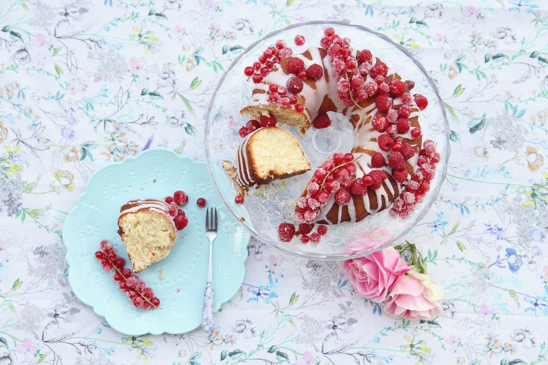 Weisser Himbeer-Schokoladenkuchen