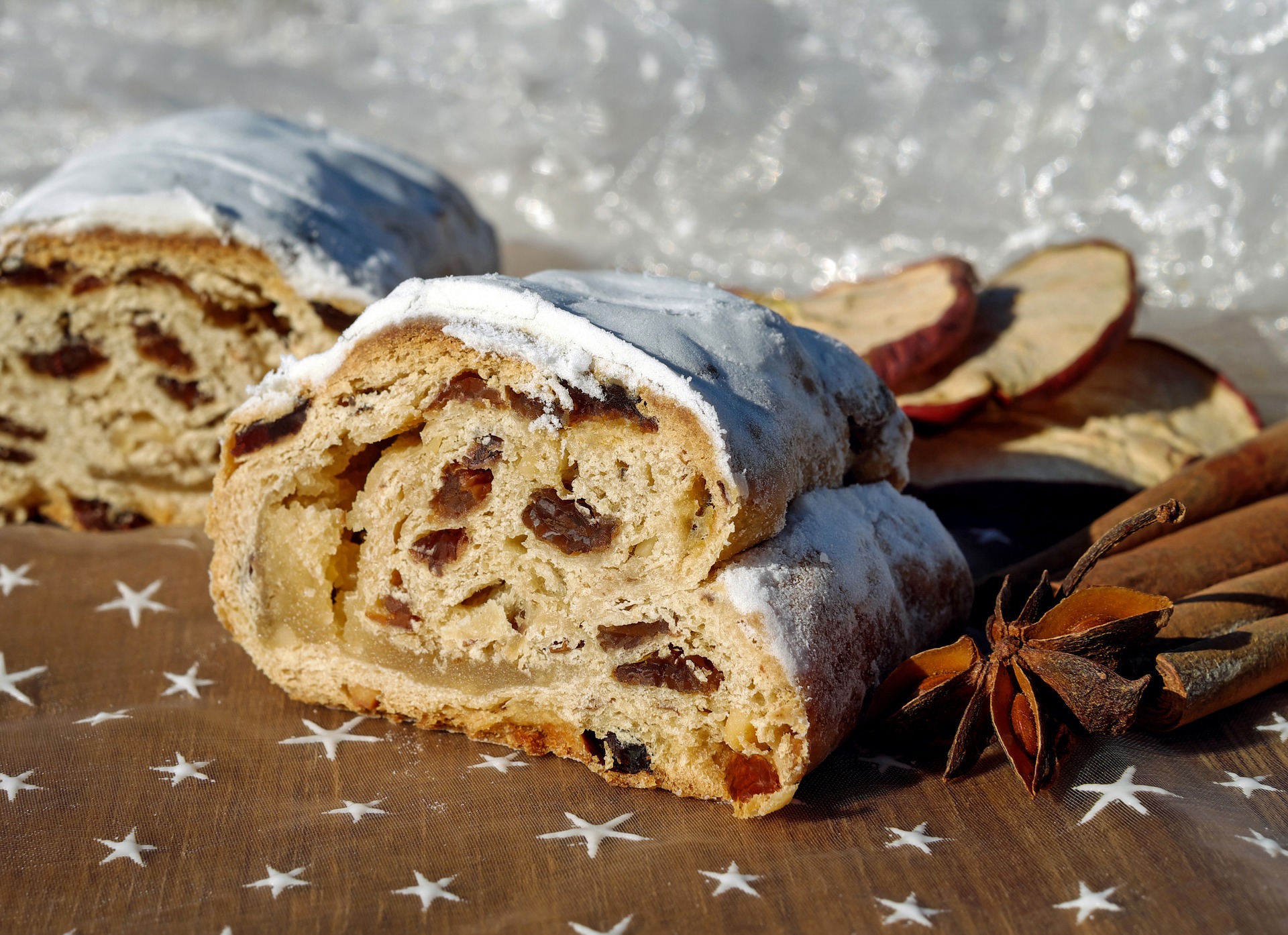 Gewürzstollen mit Marzipan