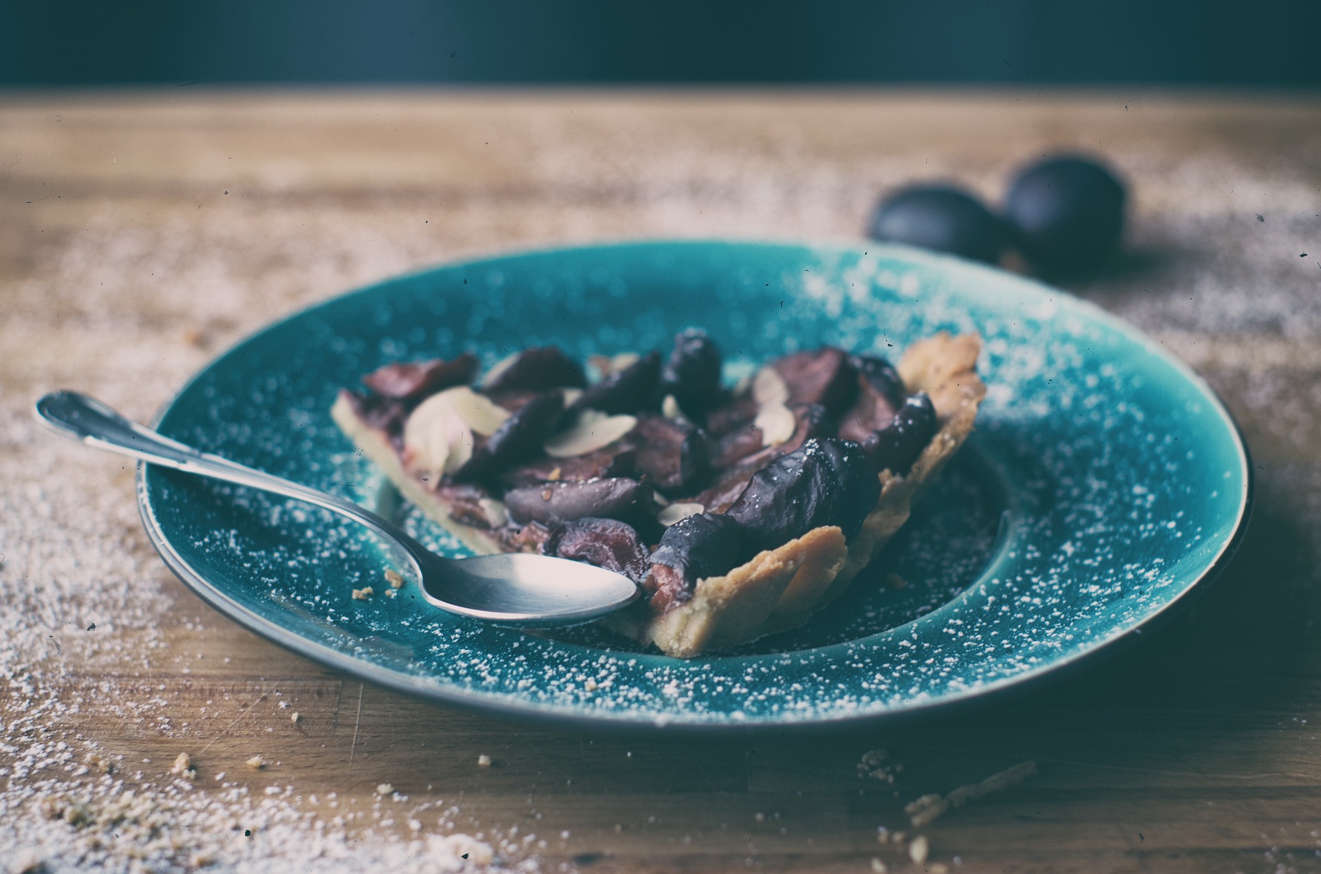 Nuss-Nougat-Kuchen mit Zwetschgen - Alles über Backen