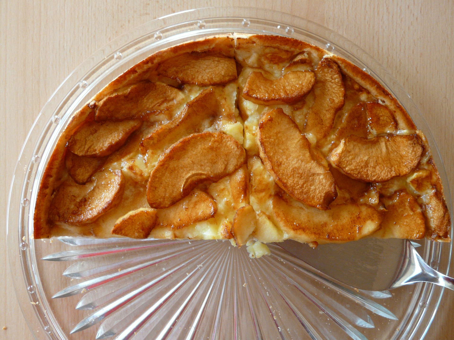 Apfelkuchen aus Joghurt-Rührteig mit Ahornsirup - Alles über Backen