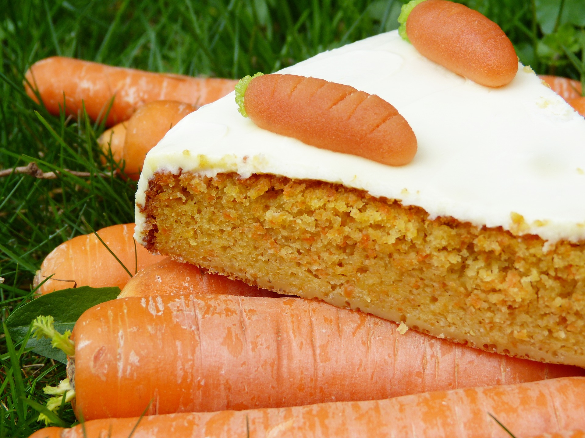 Karottenkuchen, Rüblikuchen oder Möhrenkuchen