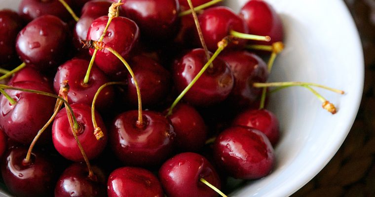 Puddingschnecken mit Kirschen