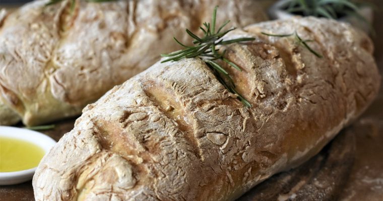 Französisches Brot im Bräter