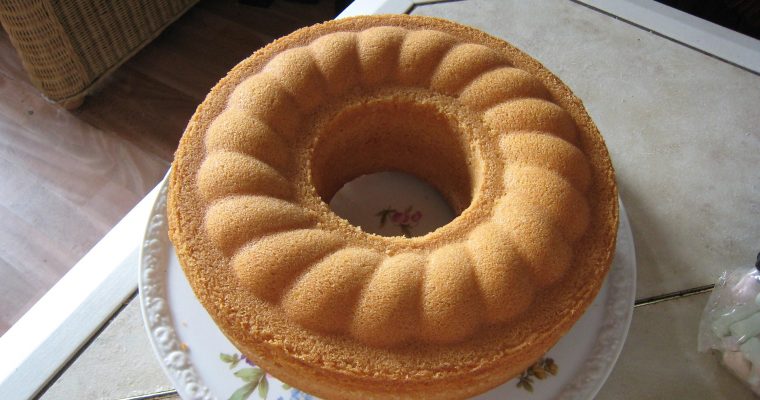 Mandarinen-Rührkuchen mit Sprudel